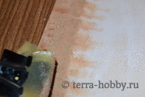 покрасить края доски краской