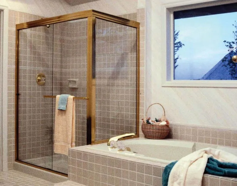 Ванная комната с окном душевая кабина своими руками
