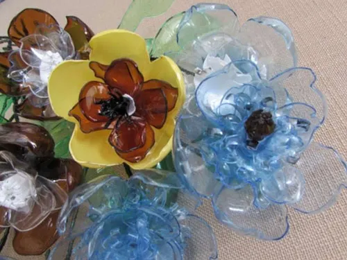 Цветы из пластиковых бутылок 10