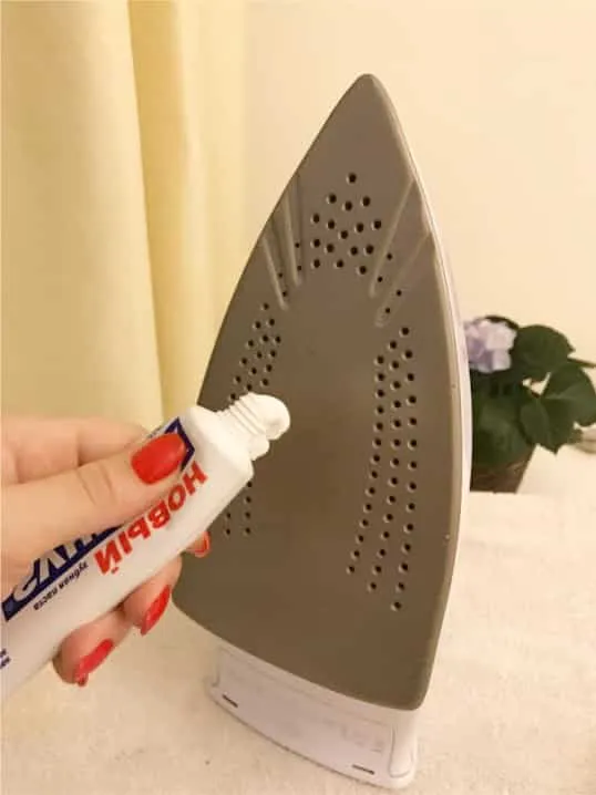 Чистка утюга зубной пастой