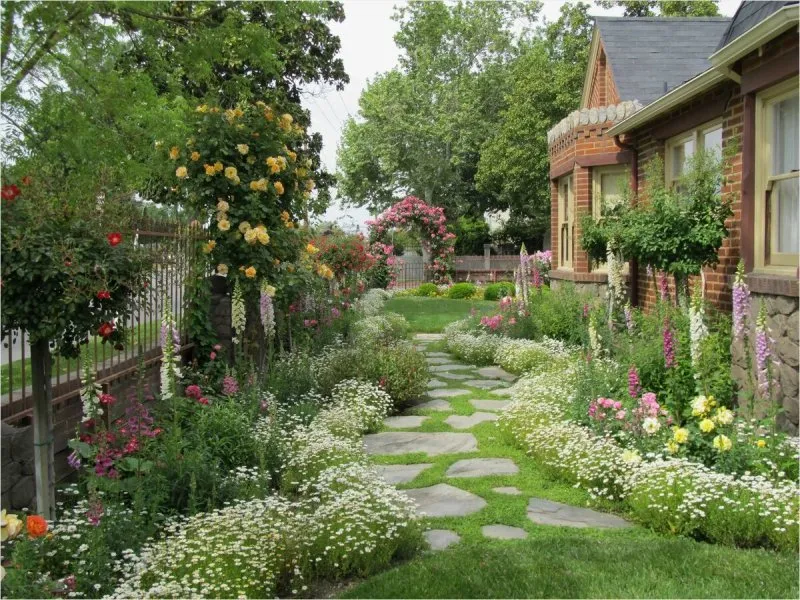 Плодовый сад в пейзажном стиле