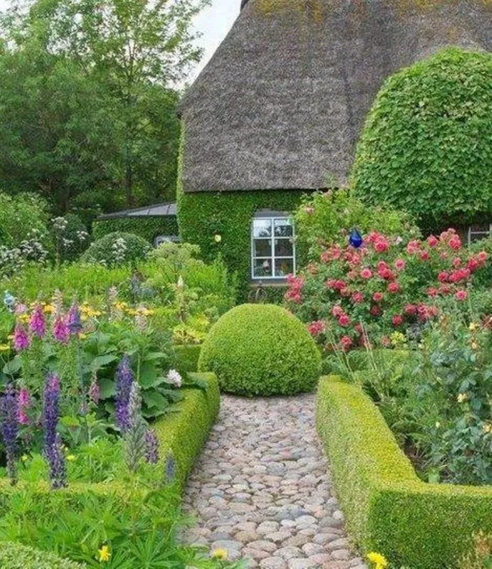 Английский коттедж Гарден сад