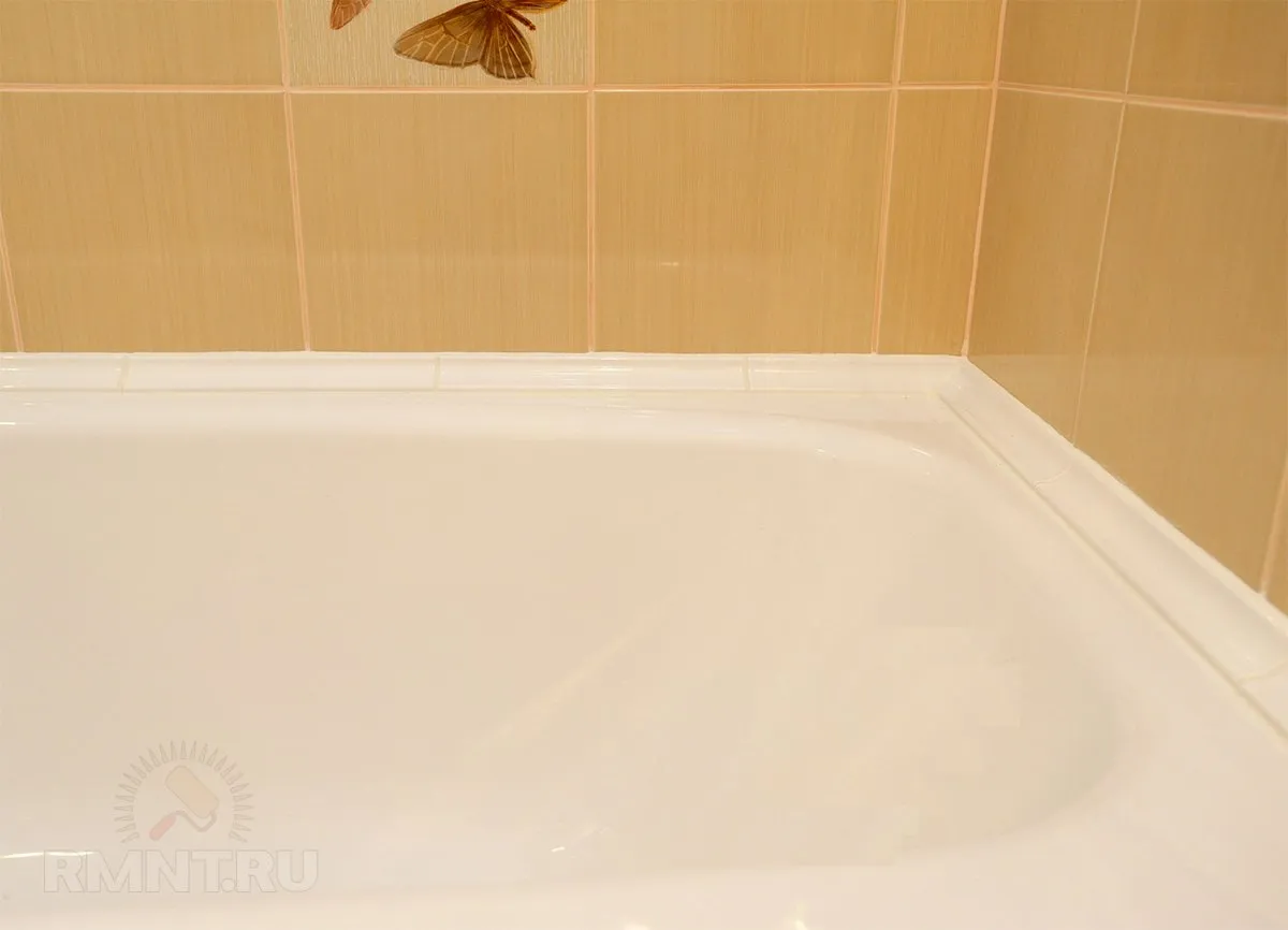 Керамический уголок (плинтус) в ванной