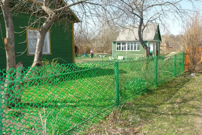 Забор из сетки садовой пластиковой